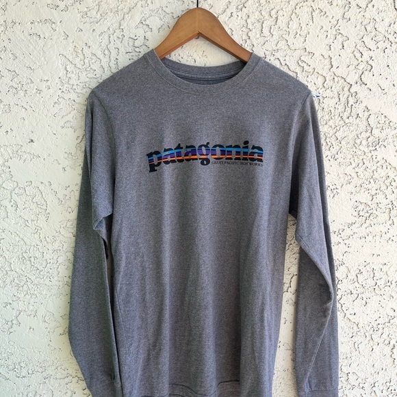 PATAGONIA !!BUNDLE!! Men’s Small Long Sleeve Graphic Tees *also sold separately* - Picture 2 of 13